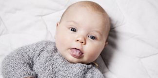 How to Clean an Infant’s Tongue Baby's tongue