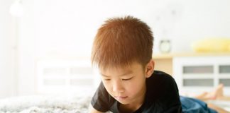 8 Harmful Effects of Mobile Phones on Children HARMFUL EFFECTS OF MOBILE PHONES ON CHILDREN